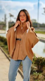 Cape ultra tendance en velours de laine – Image 5